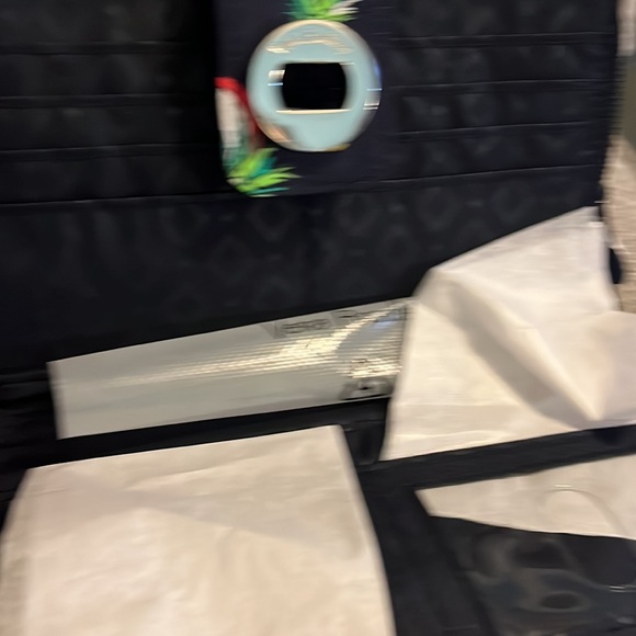 New with tags turn lock wallet vera bradley - Picture 5 of 5